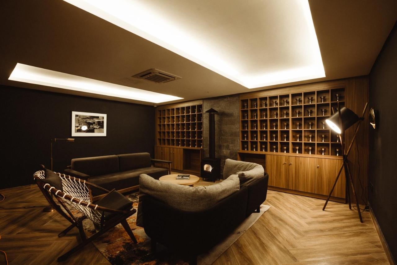 Nomad Hotel Lazimpat Катманду Экстерьер фото