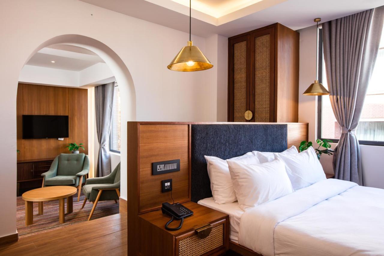 Nomad Hotel Lazimpat Катманду Экстерьер фото
